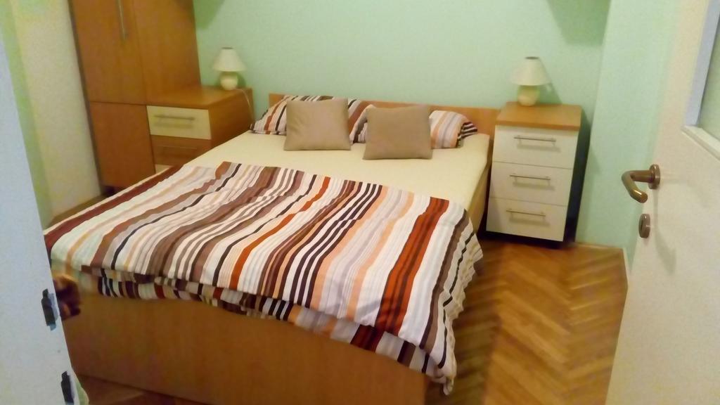 אוסילק Apartment Viktor,Parking מראה חיצוני תמונה