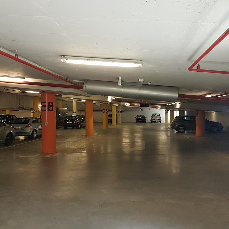 אוסילק Apartment Viktor,Parking מראה חיצוני תמונה