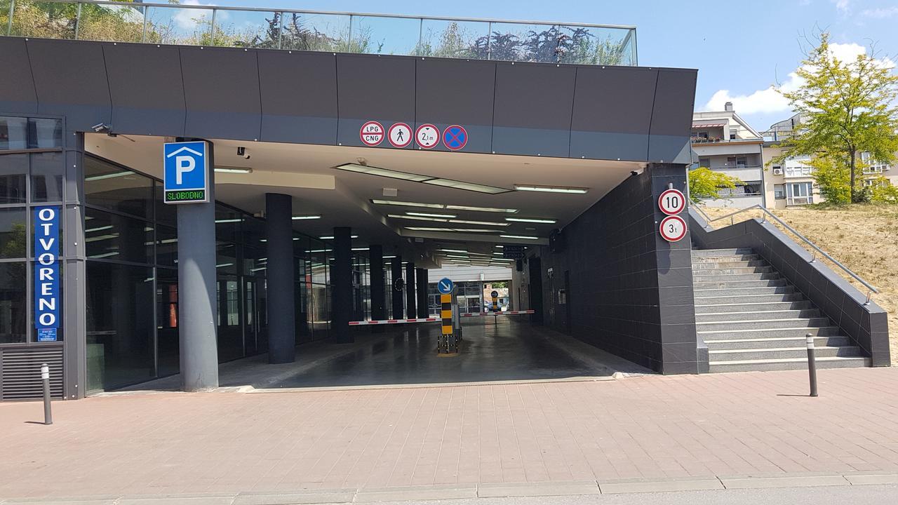 אוסילק Apartment Viktor,Parking מראה חיצוני תמונה